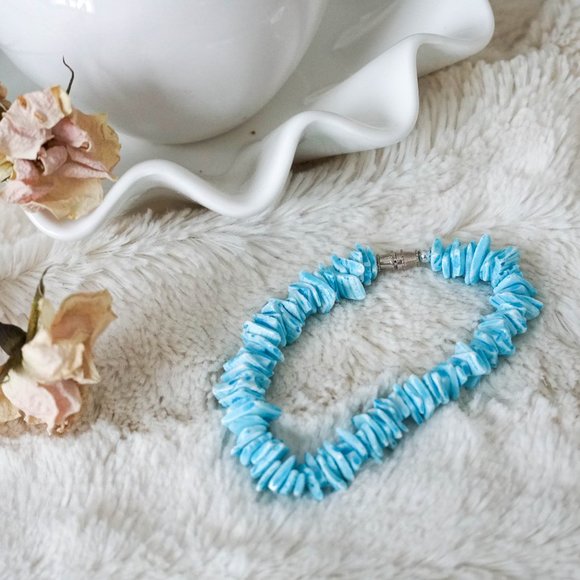🎉 VSCO girl BABY BLUE puka shell bracelet - Picture 1 of 1